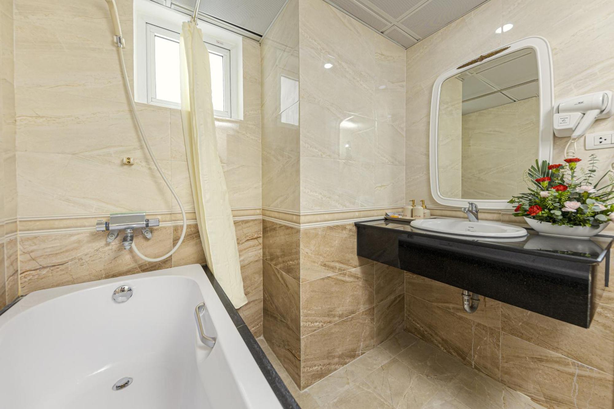 Chalcedony Grand 4*